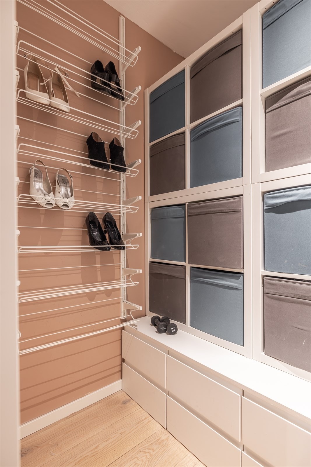 Her er det tilgang til loft med nedfellbar stige Galleribilde