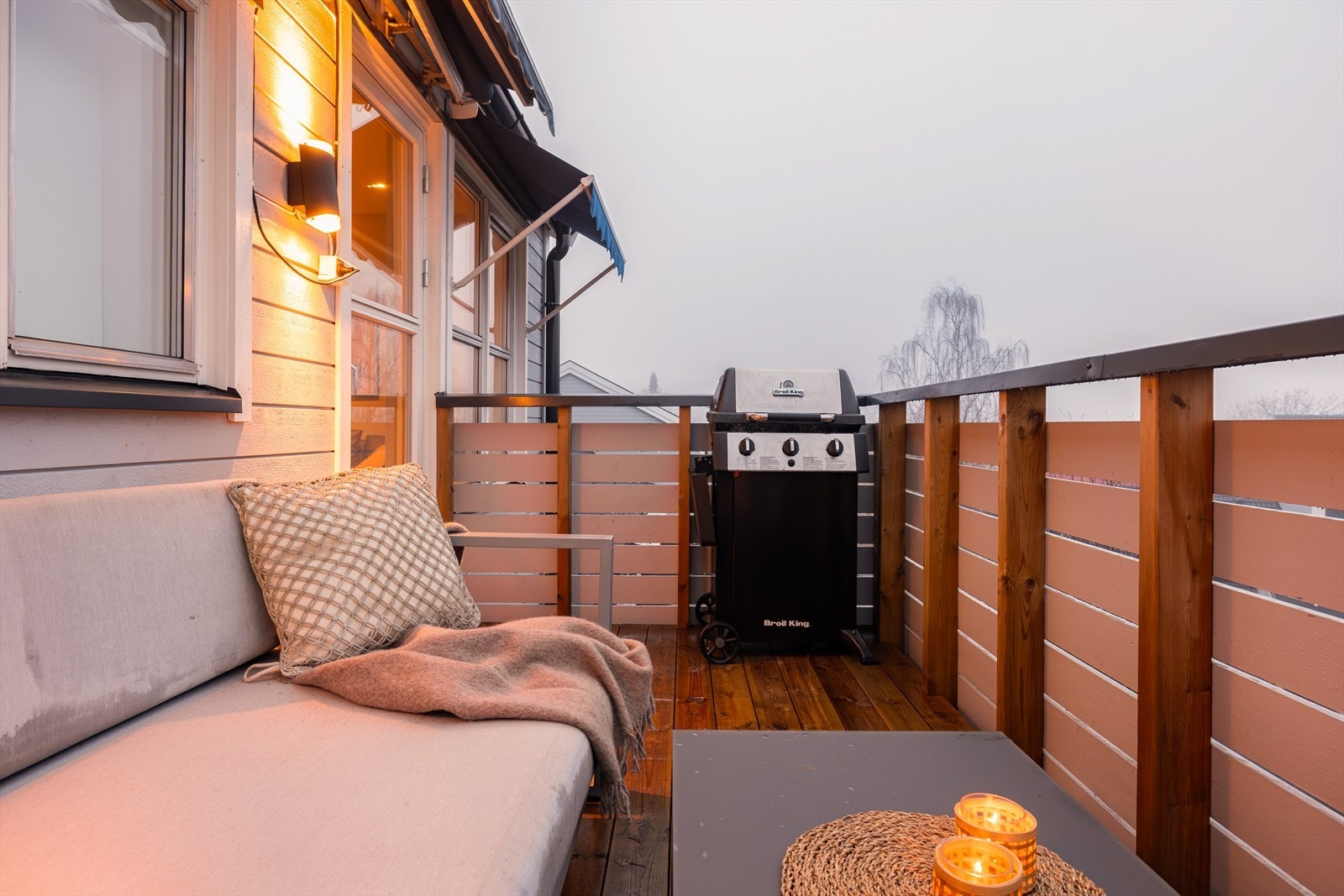 Balkongen er på ca 8 kvm Galleribilde