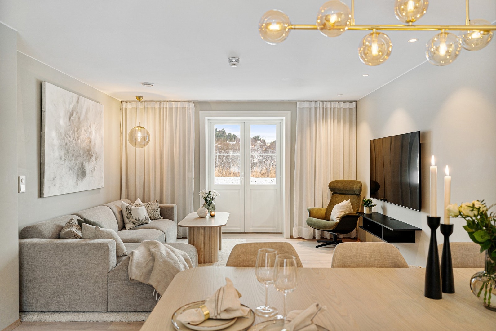 Leiligheten er rehabilitert i 2021 og består av fine og tidsriktige materialvalg. Galleribilde