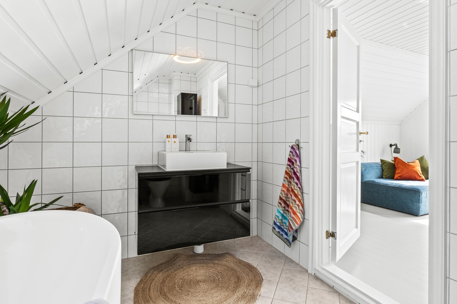 I stede for dusjen har man her badekar Galleribilde