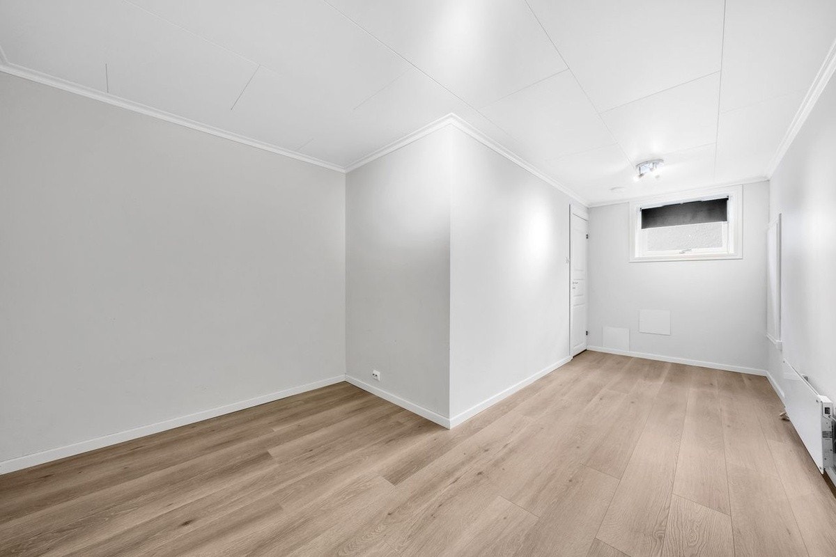 Soverom 120 seng kan følge med, god plass til dobbeltseng om man heller vil ha det. Galleribilde