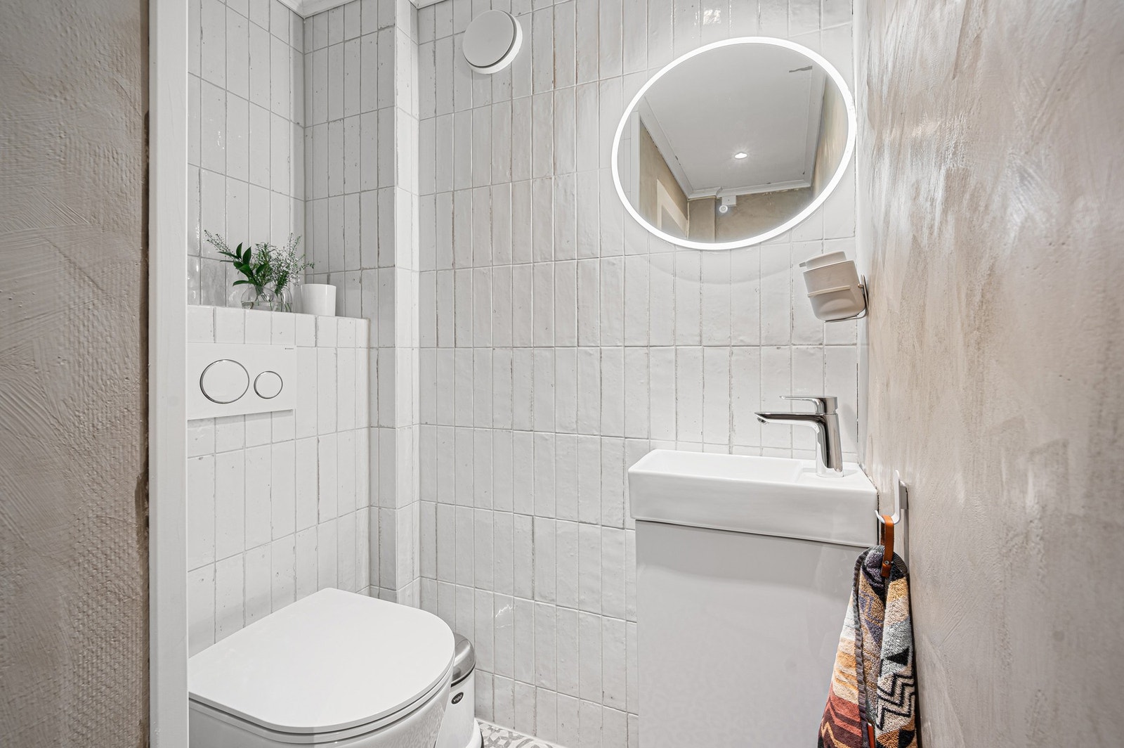 Praktisk toalettrom ved hall som ble oppusset i 2021. Galleribilde