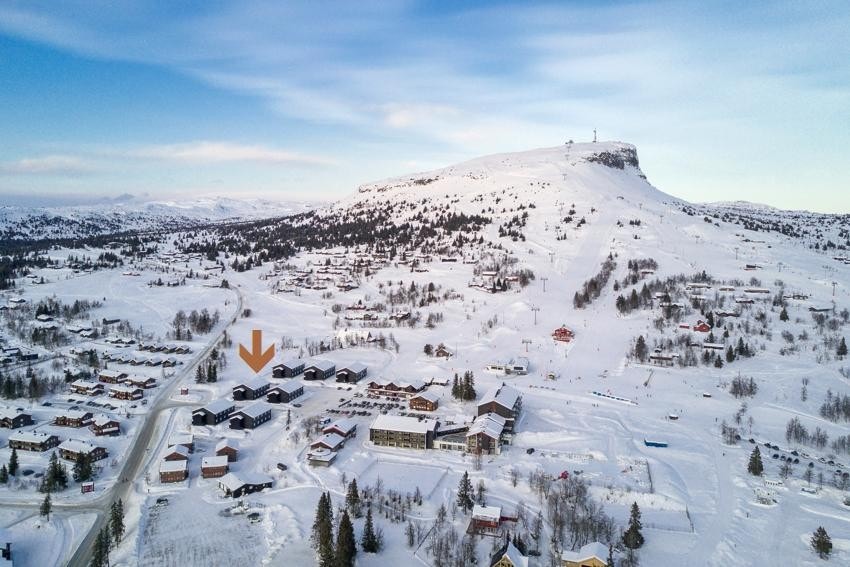 Området passer perfekt for deg som er glad i aktiviteter året rundt - enten det er i alpinanlegget, i langrennssporet eller på golfbanen. Her ligger alt rett utenfor leiligheten. Galleribilde