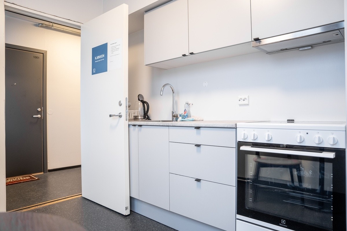 Felles kjøkken delt med tre andre. Galleribilde