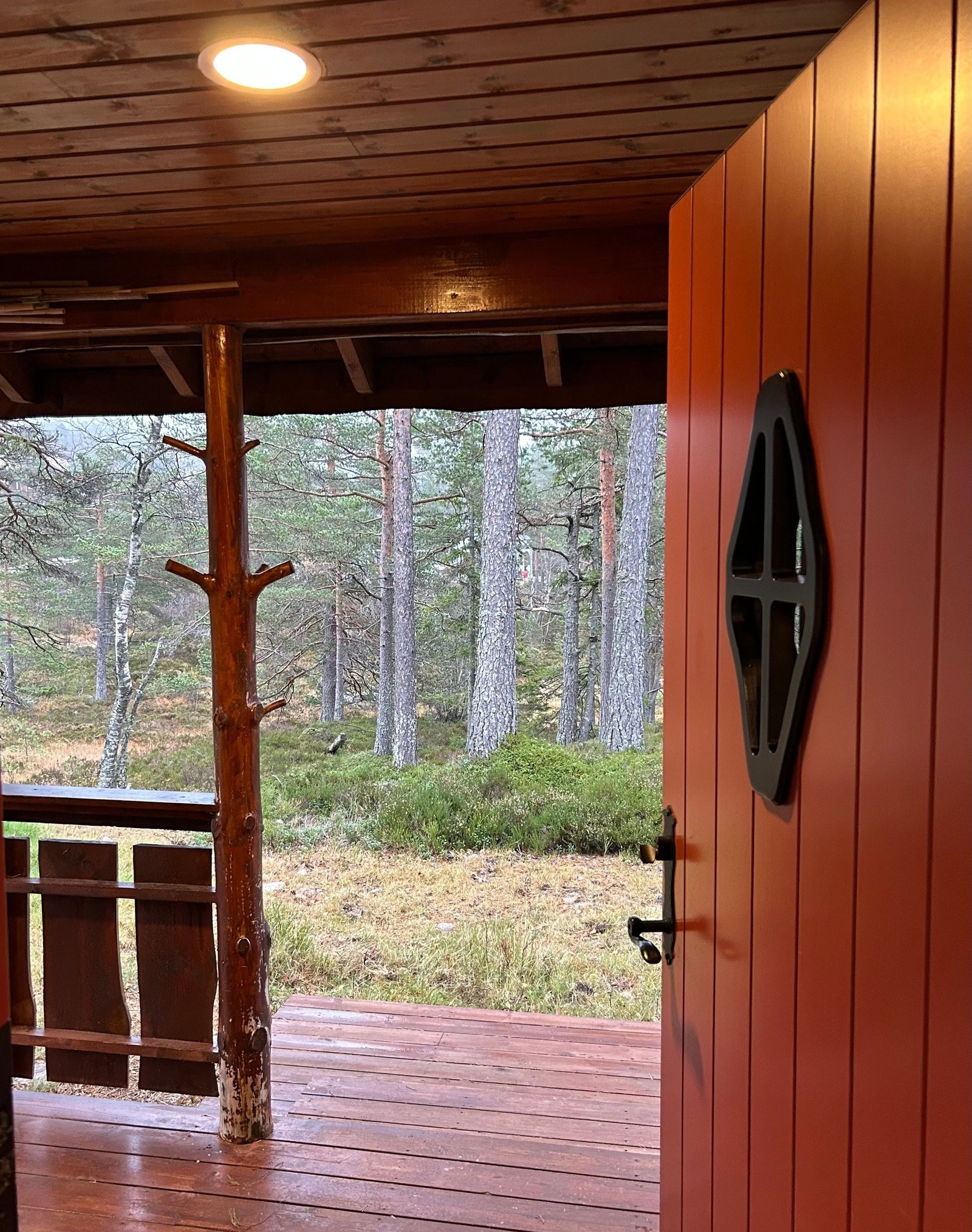 Svalegang ved inngangsparti. Galleribilde