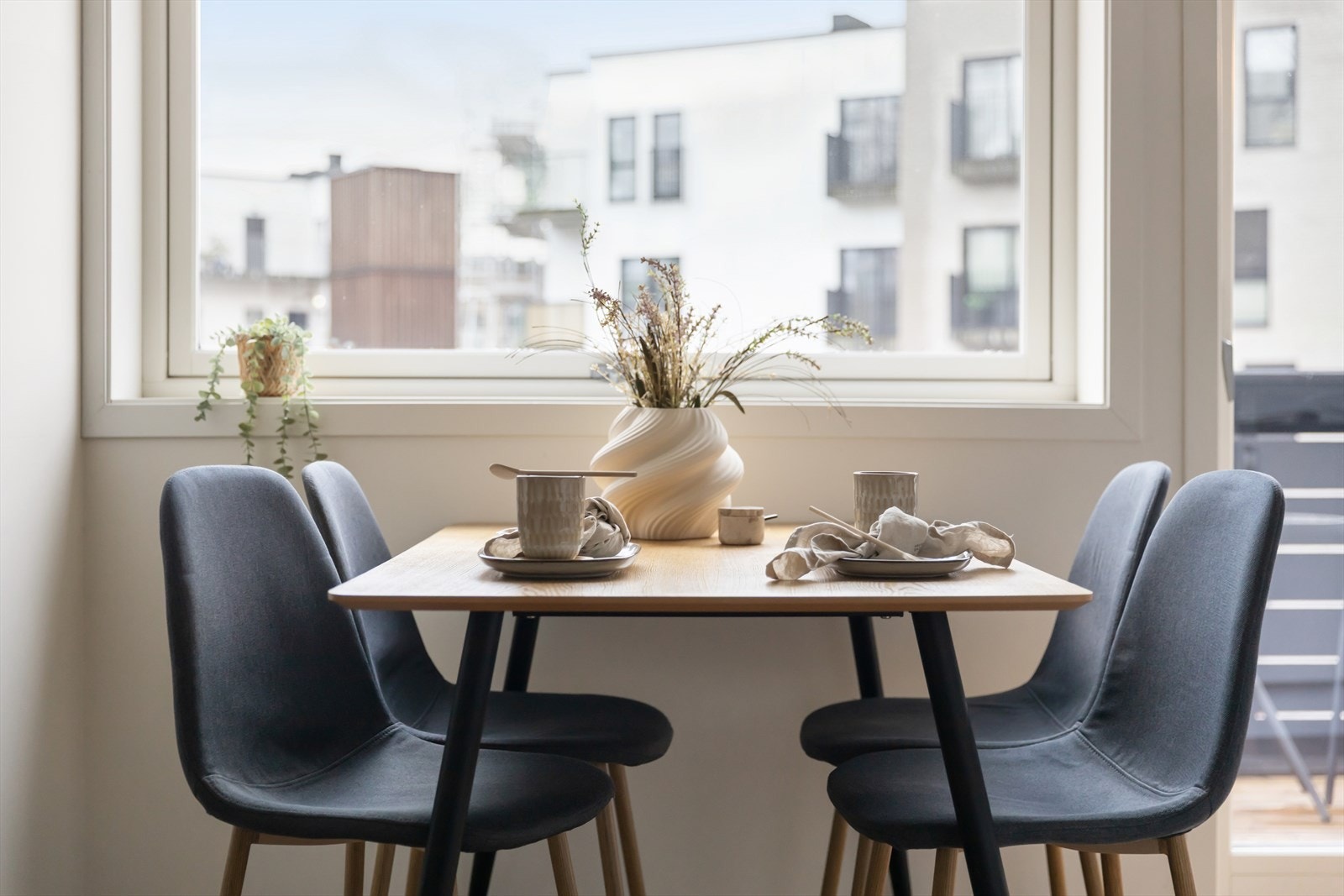 Ved kjøkkensonen er det plass til spisegruppe om ønskelig. Galleribilde