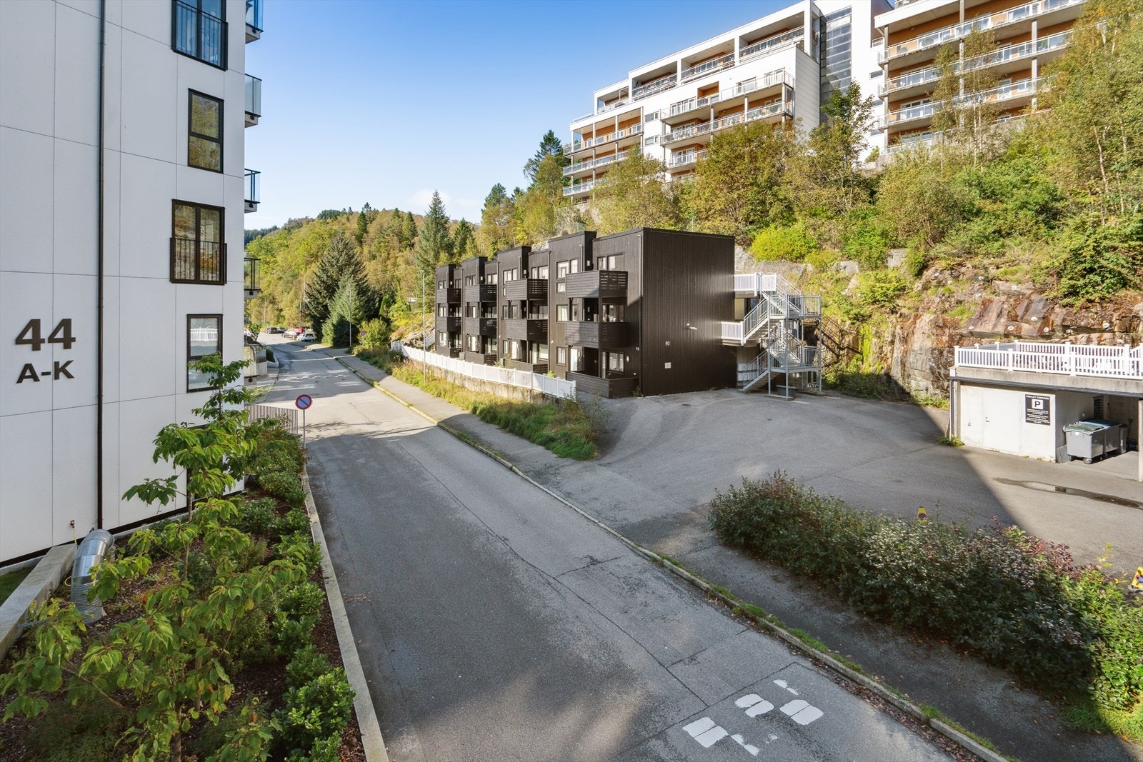 Mulighet for parkering på borettslagets felles eiendom. Galleribilde