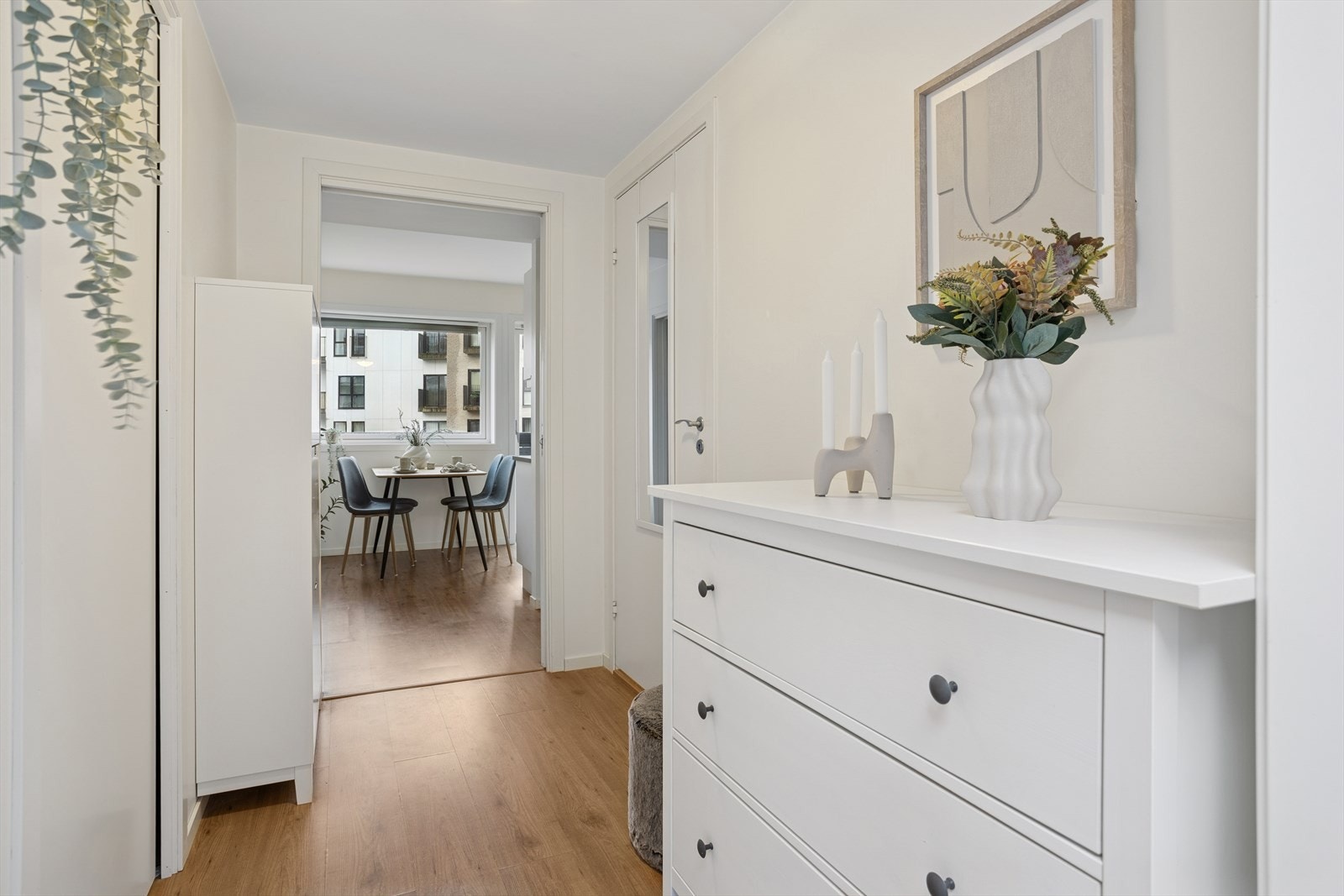 Det er to innvendige boder i leiligheten, noe som gir god plass til lagring og oppbevaring. Galleribilde