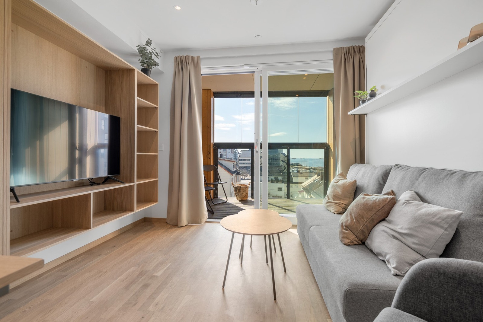 Velkommen til Kongens gate 7 B - beliggende midt i Bodø sentrum med gangavstand til alt av byens fasiliteter! Foto: EFKT Galleribilde