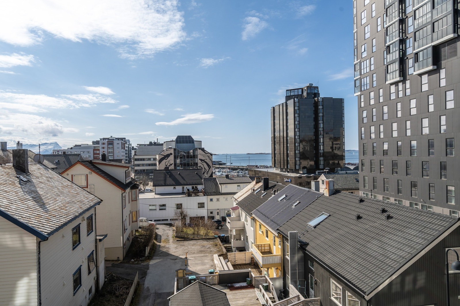 Havgløtt ned mot molloen. Galleribilde