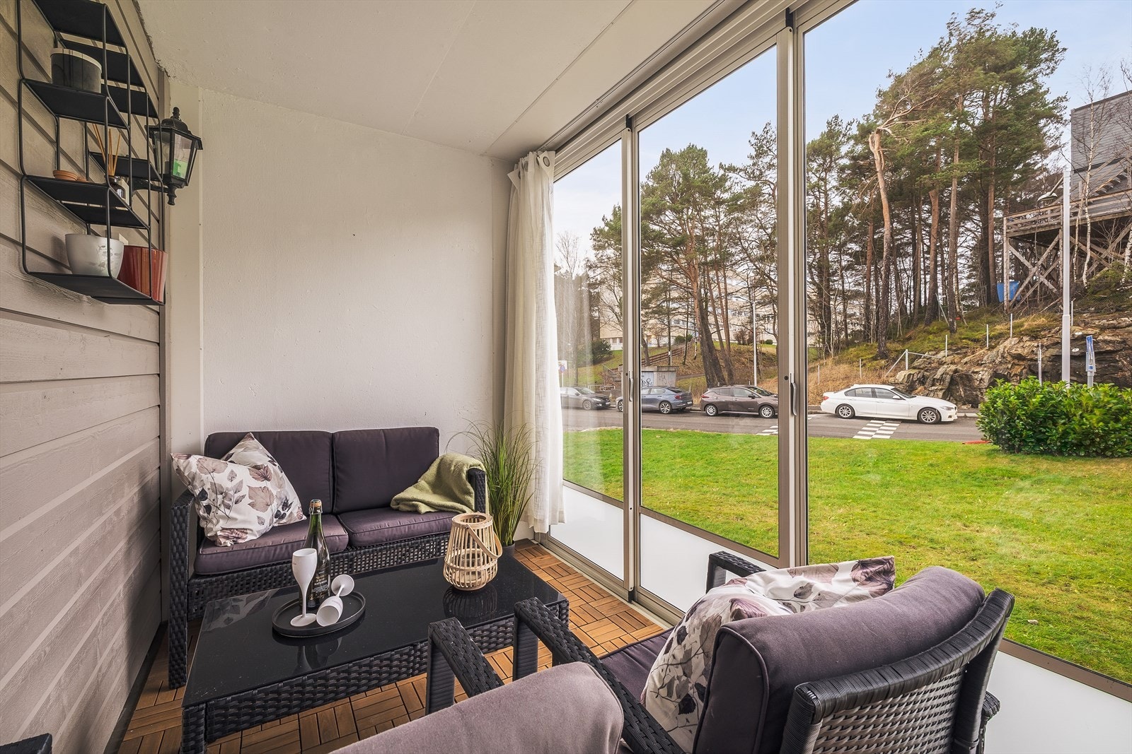 Romslig innglasset balkong Galleribilde