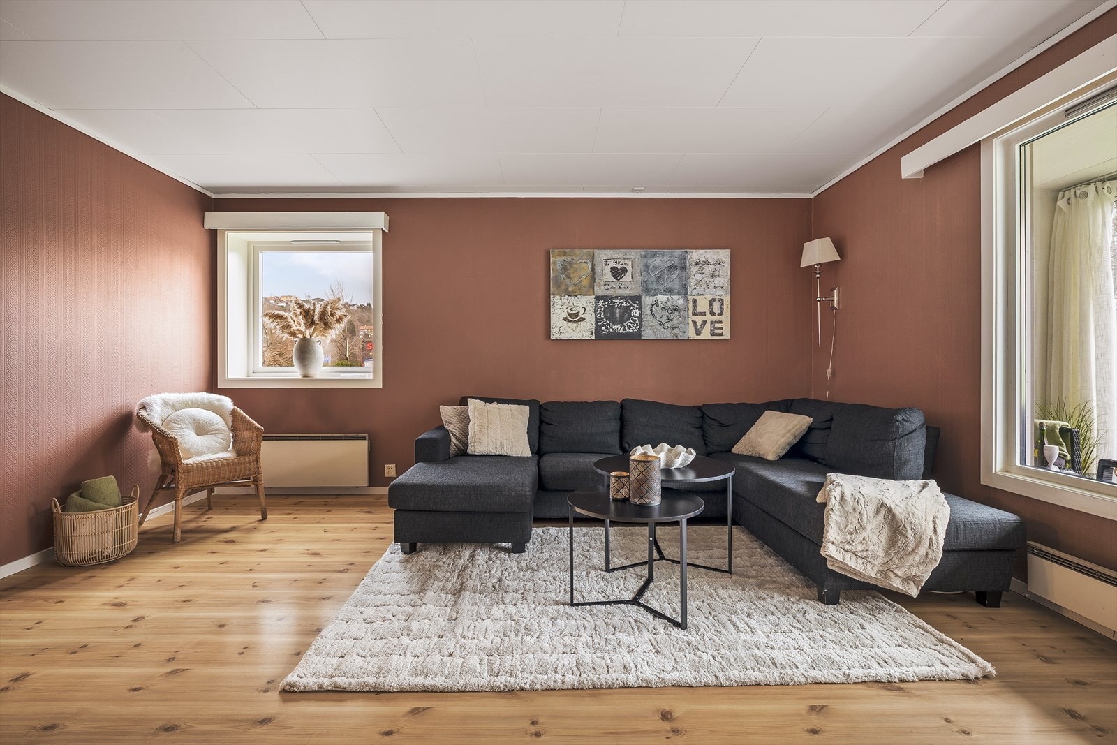 Da dette er en endeleilighet, er det ekstra vindu som gir godt med lysinnslipp Galleribilde