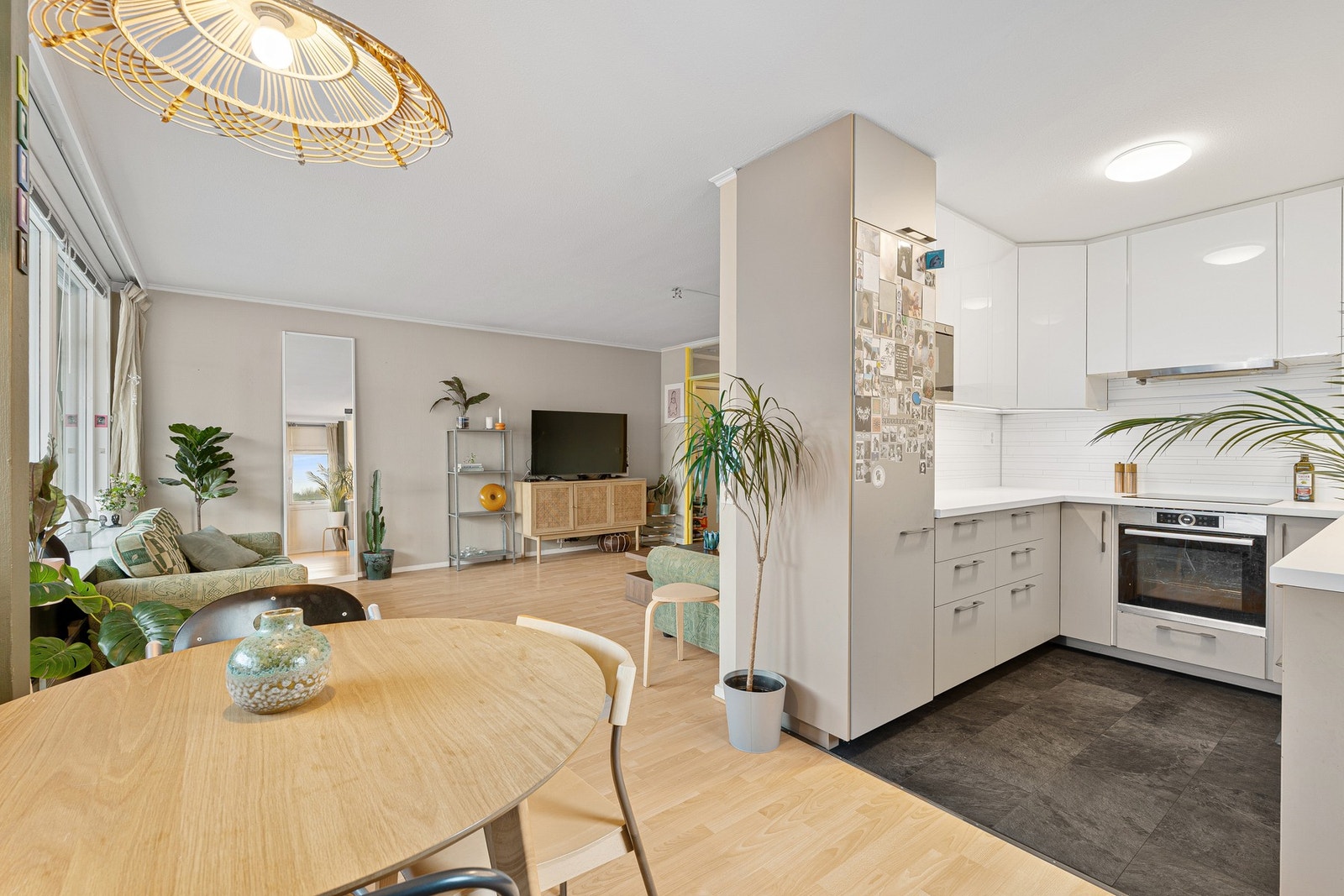 Borettslaget har nå inngått en avtale med Telia om levering av bredbånd og TV- og radiosignaler. Galleribilde