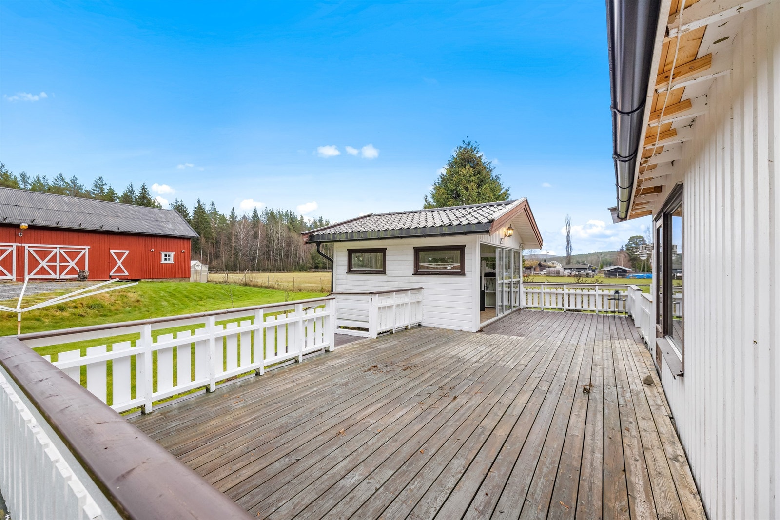 Terrassen vender sørvendt og utgjør 39 kvm. Galleribilde