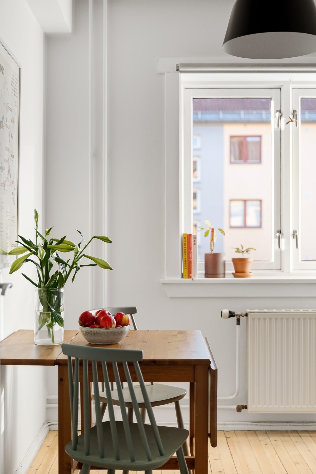 Radiatorer med vannbaren varme er inkludert i felleskostnadene. Galleribilde