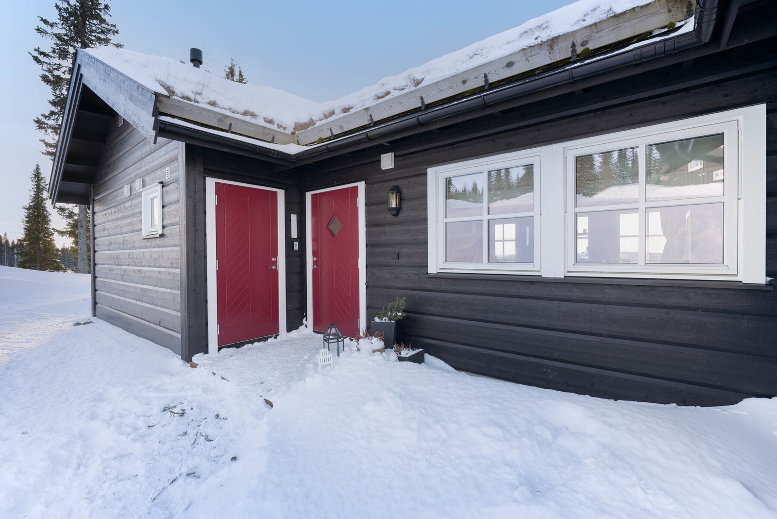 Inngangsparti, her er også døra inn til boden. Galleribilde