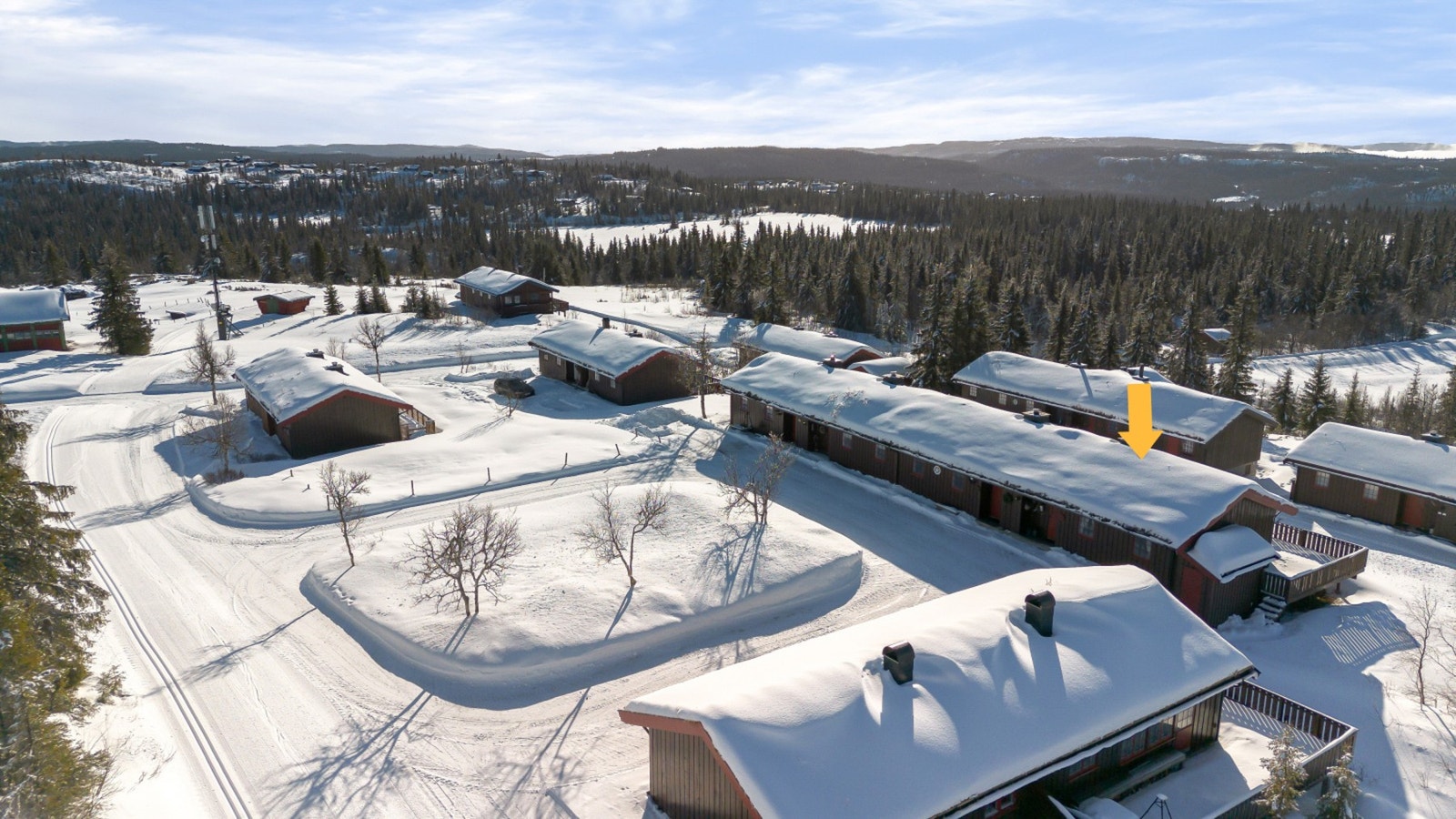 Fritidsboligen har en god beliggenhet i hyttefeltet Galleribilde