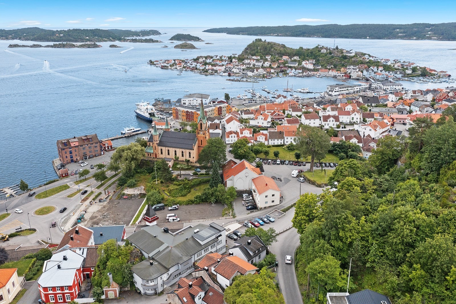 Det er gangavstand til sjøen og en rekke turområder Galleribilde
