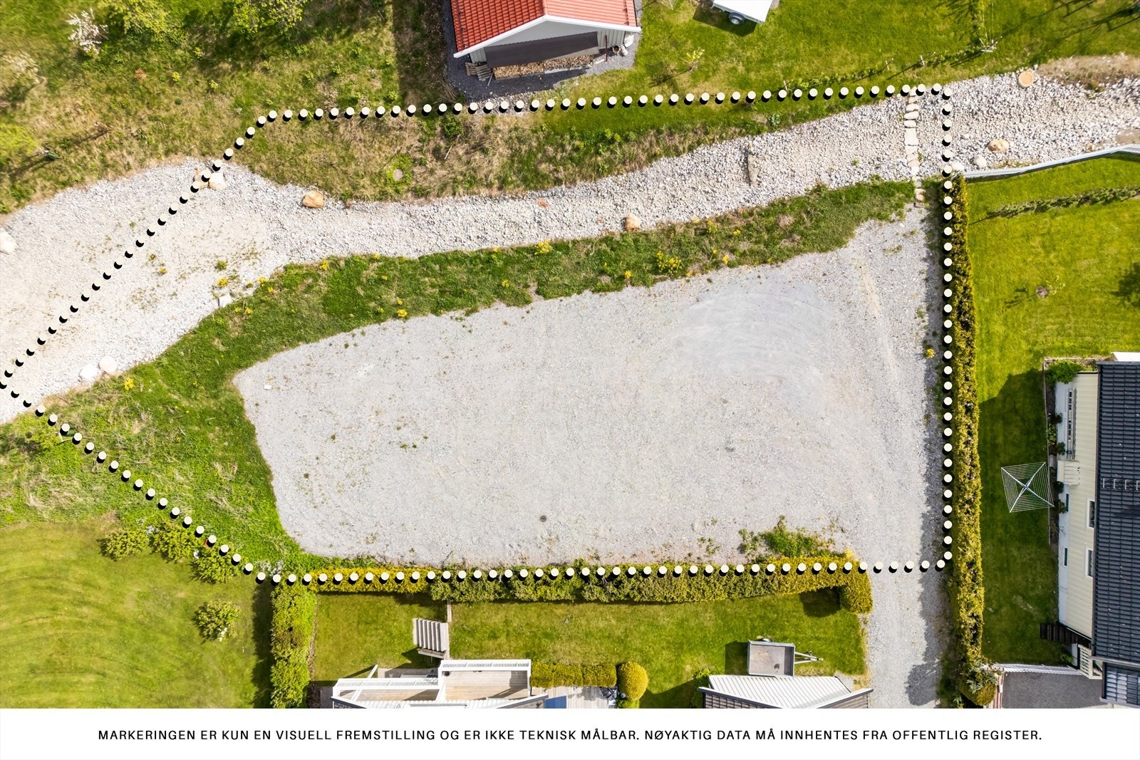 Dette er en sjelden mulighet til å sikre deg en stor boligtomt på 995,3 kvm med svært attraktiv beliggenhet med gode solforhold i Mjøndalen. Galleribilde