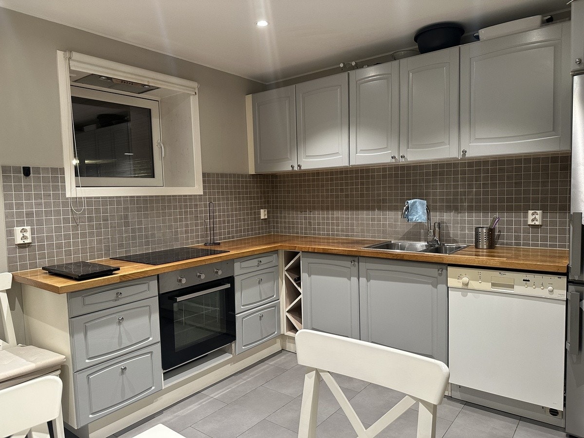 Flott stort kjøkken Galleribilde