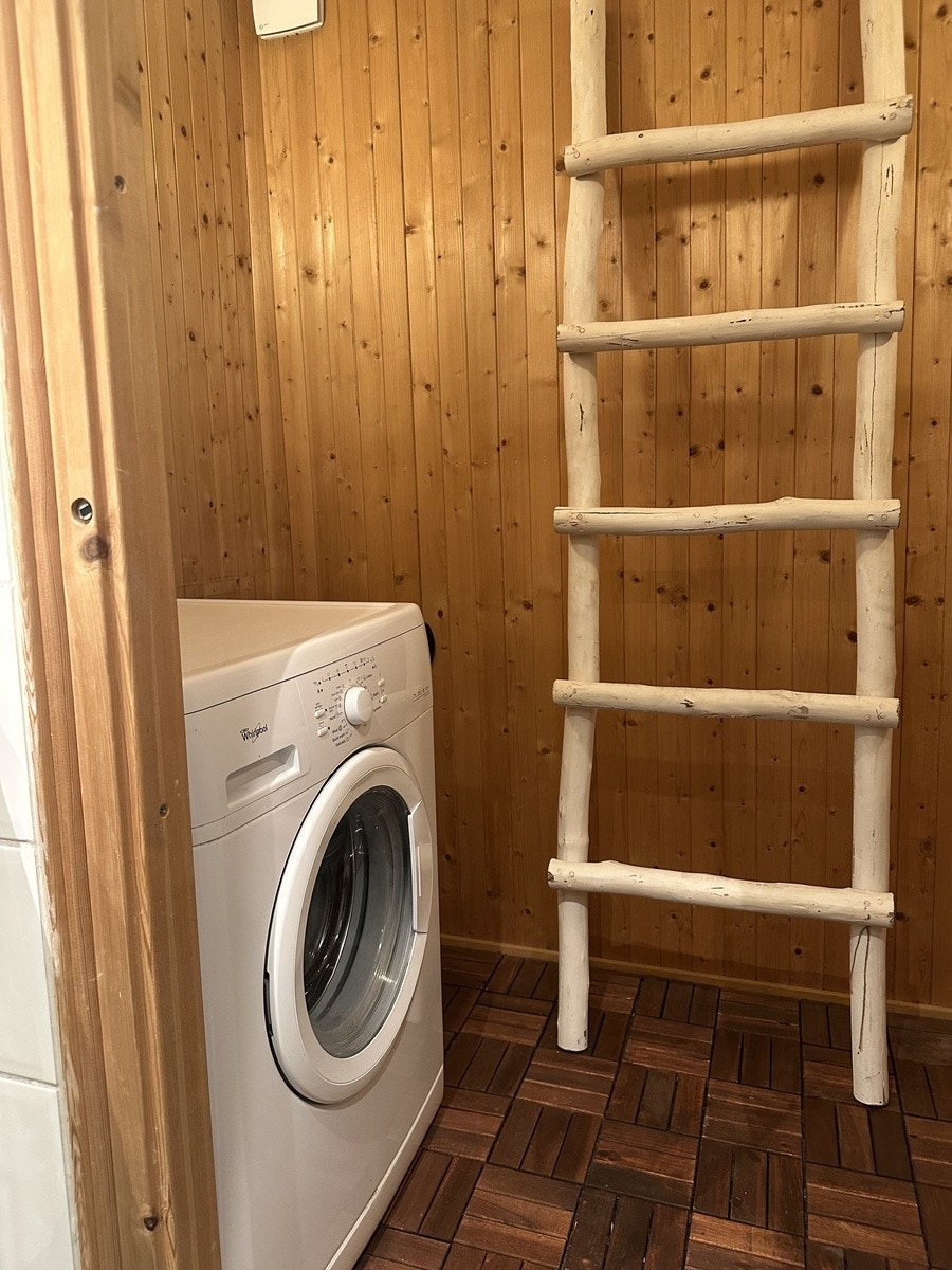 Praktisk vask/tørk rom tilstøtende bad Galleribilde