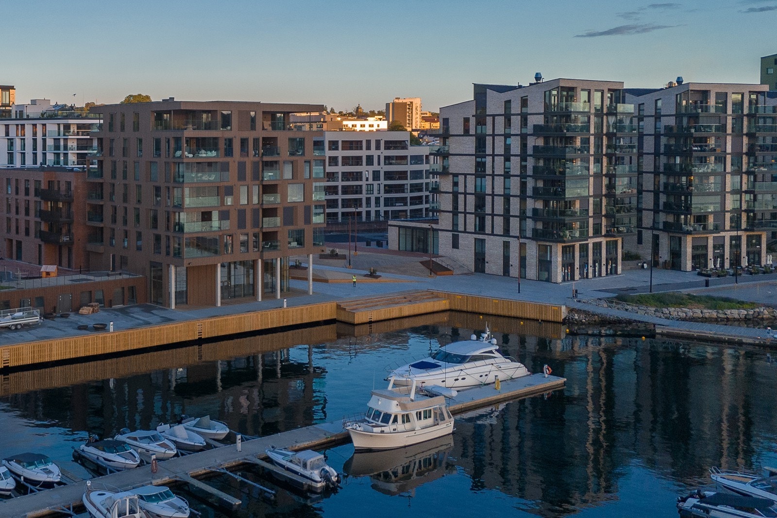 Fellesarealene ved Verket Brygge er nøye utformet for å skape et levende og inkluderende bomiljø, med tilbud som passer både store og små. Fotograf: Marie Waagan. Galleribilde