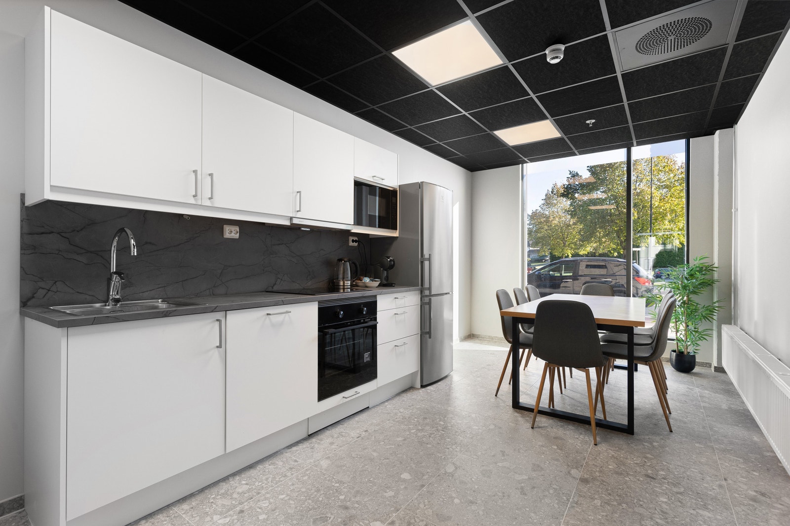 Felles kjøkken og lunsjrom for leietakere Galleribilde