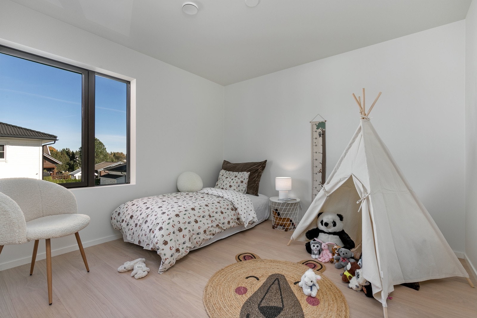 Romslig soverom 3 Galleribilde