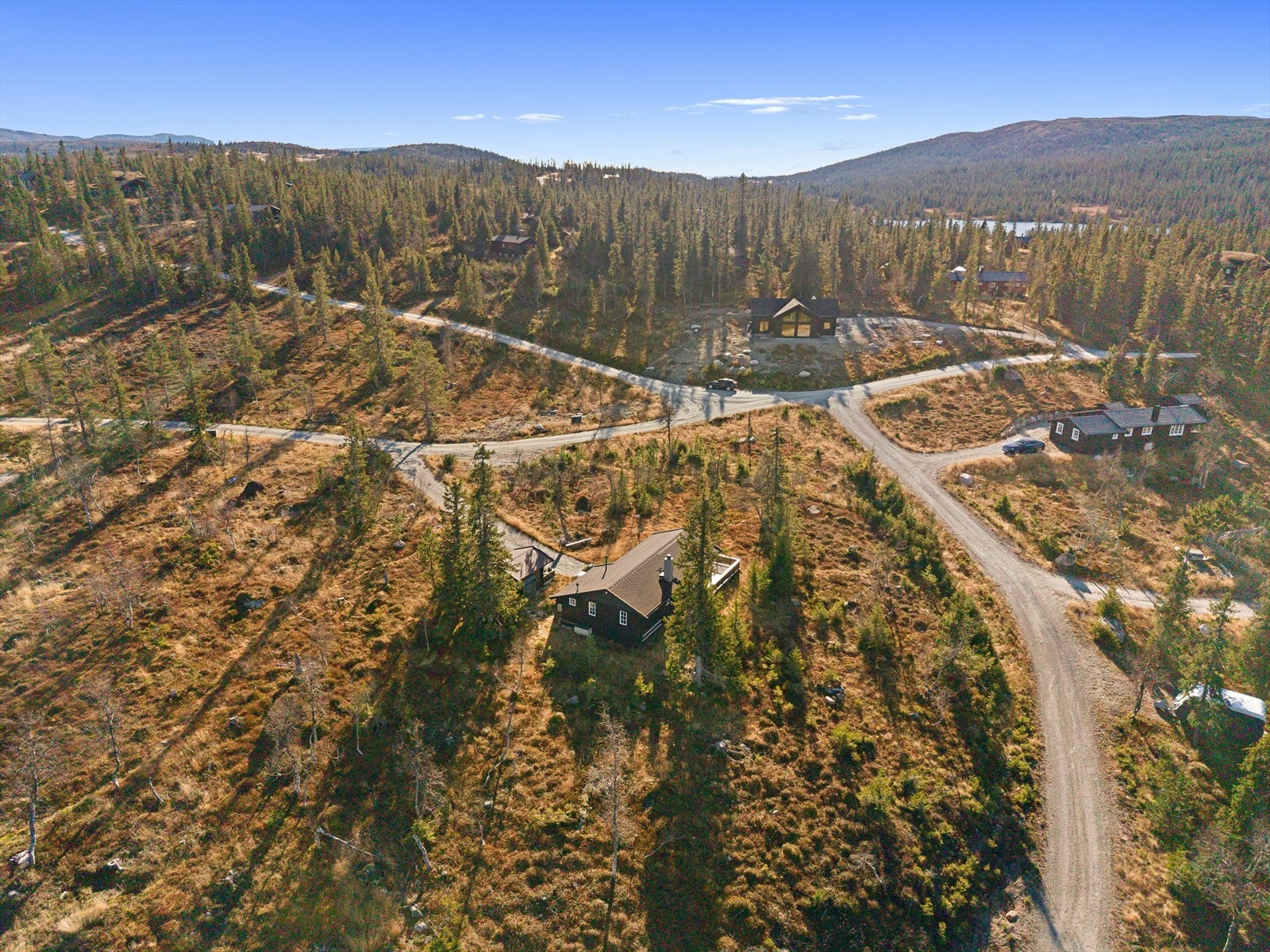 Det slake skogbevokste området byr på blant annet flotte turområder sommer som vinter, samt bade- og fiskevann. Galleribilde
