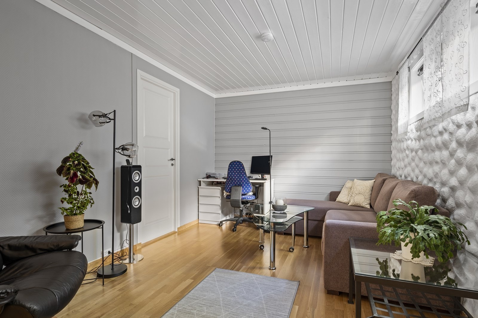 Fra kjellerstuen er det direkte adkomst til hobbyrommet Galleribilde