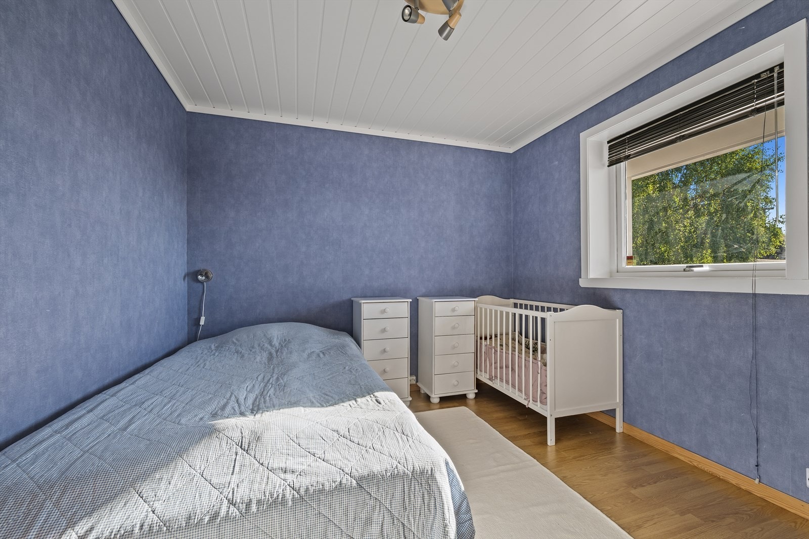 Det andre soverommet i denne etasjen Galleribilde