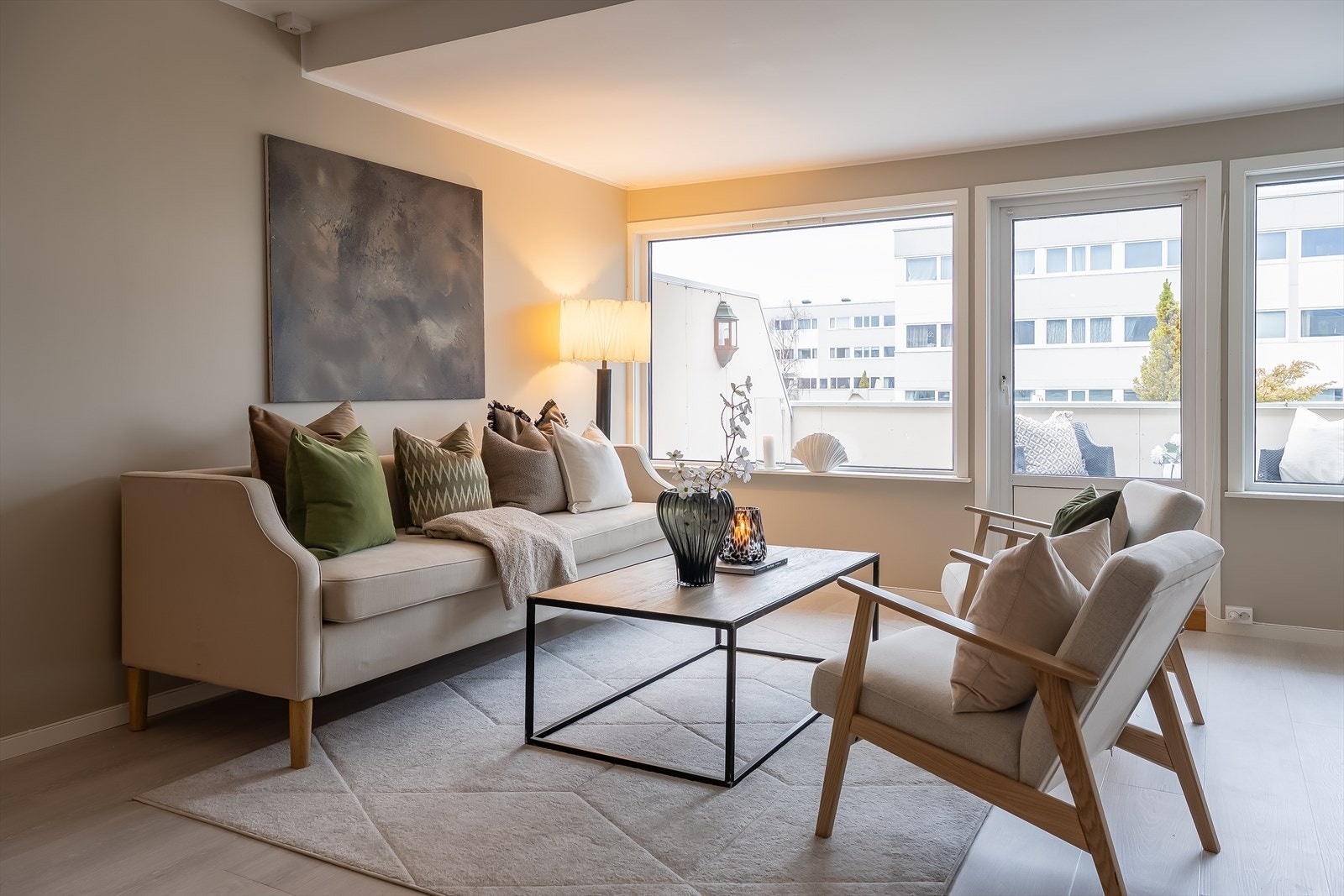 Med utgang fra stuen, har man en fin og romslig terrasse på 13 kvm. Galleribilde