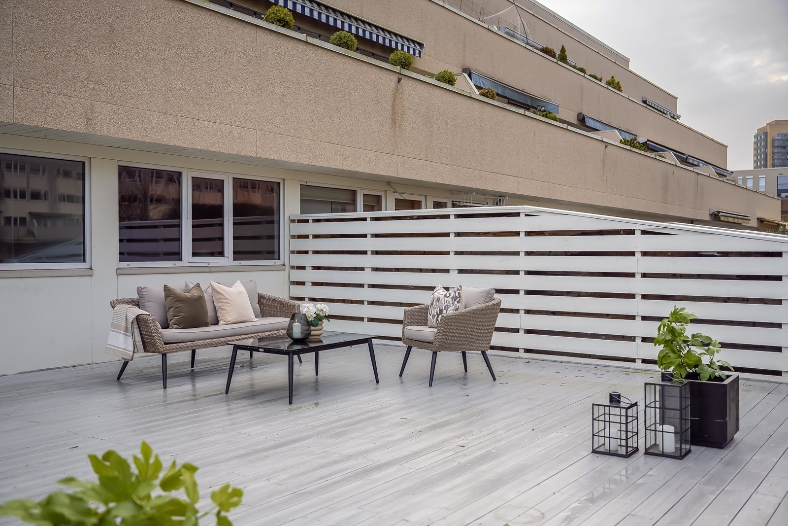 Her sitter man forholdsvis usjenert, da man har store skillevegger som skjermer for innsyn. Galleribilde