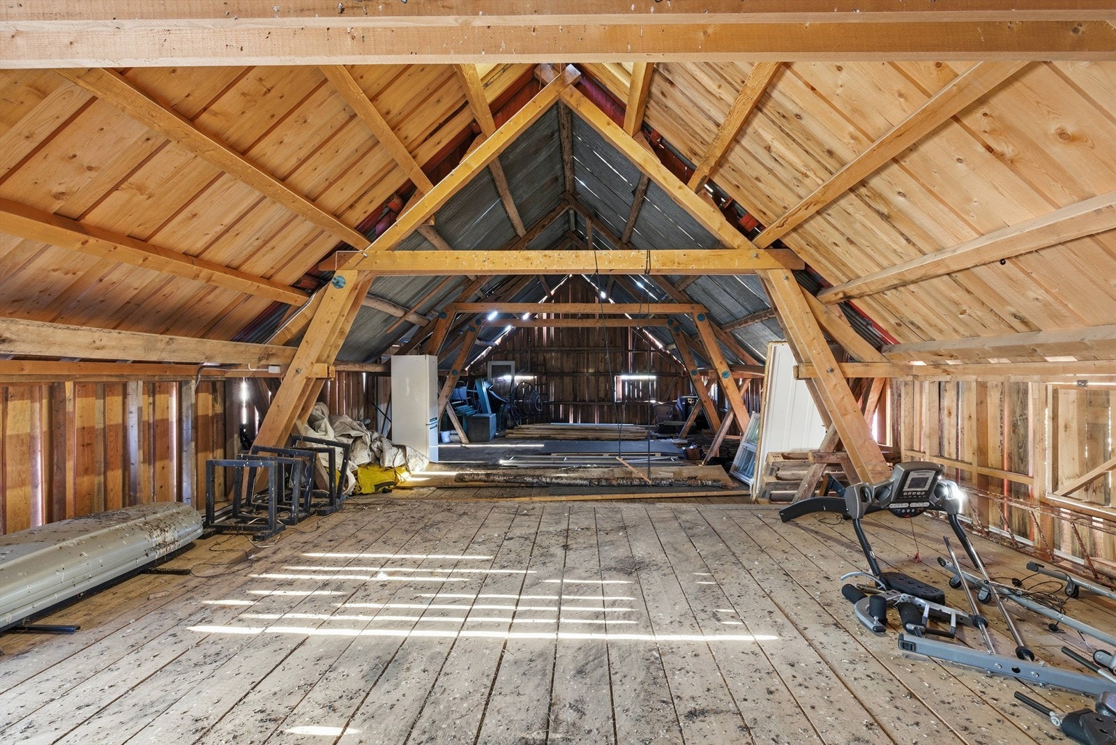 Låveloft med god plass til lagring. Galleribilde