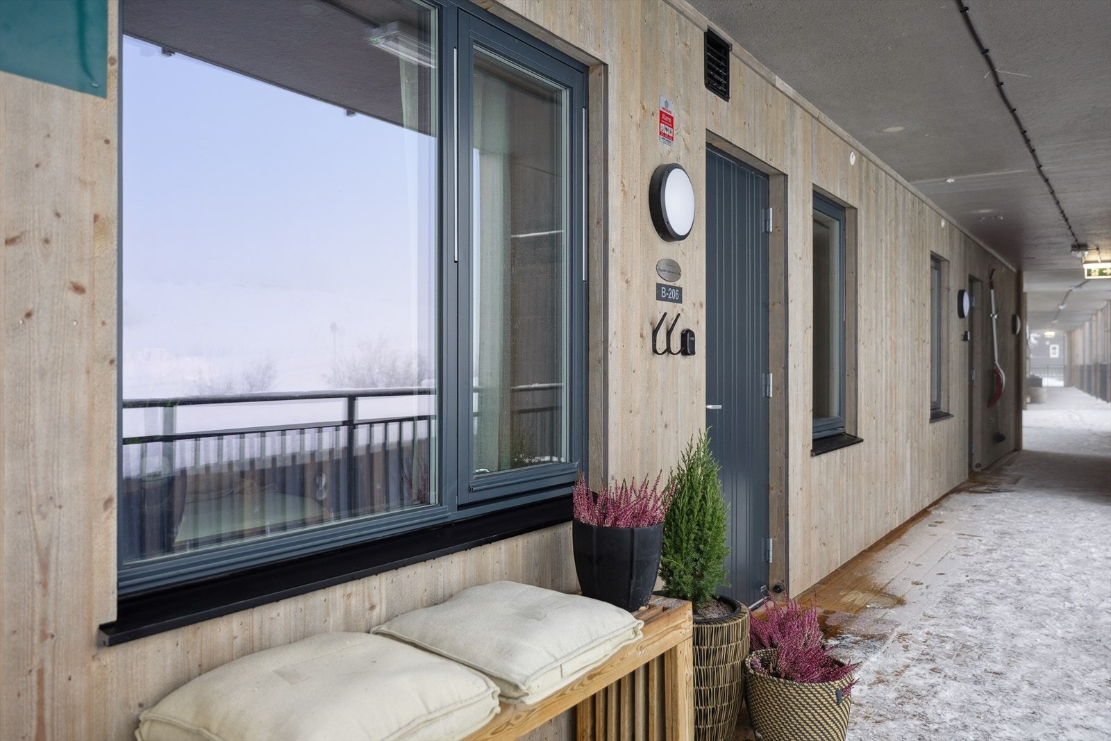 Koselig inngangsparti ønsker deg velkommen inn! Galleribilde