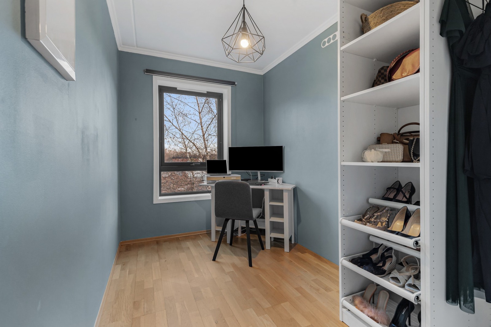 Soverom 2 kan passe fint som barnerom, gjesterom eller hjemmekontor - alt etter eget ønske og behov Galleribilde