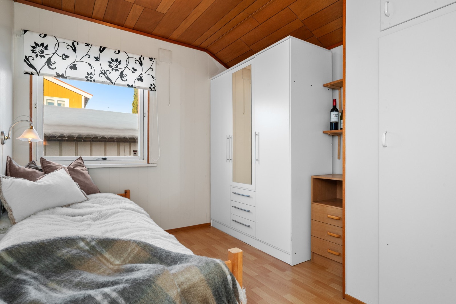 Soverom 2 er på ca. 8 kvm. Galleribilde