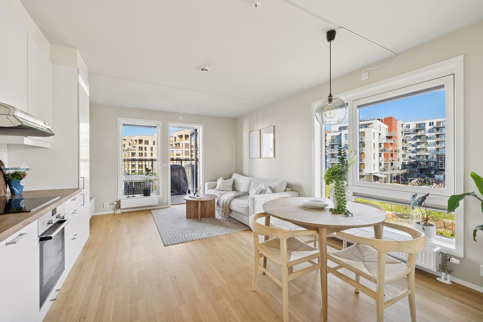 Michael Marveux har gleden av å presentere Bøkkerveien 18! Galleribilde