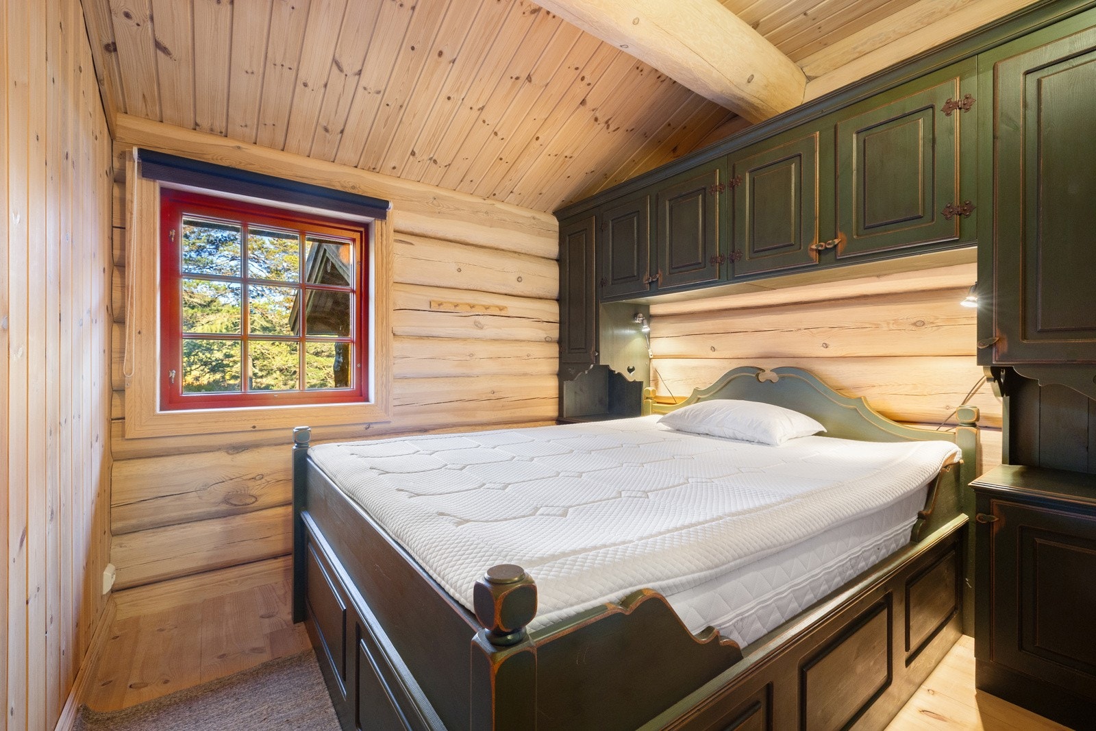Hytta inneholder tre soverom, alle av god størrelse. Soverom 1. Galleribilde