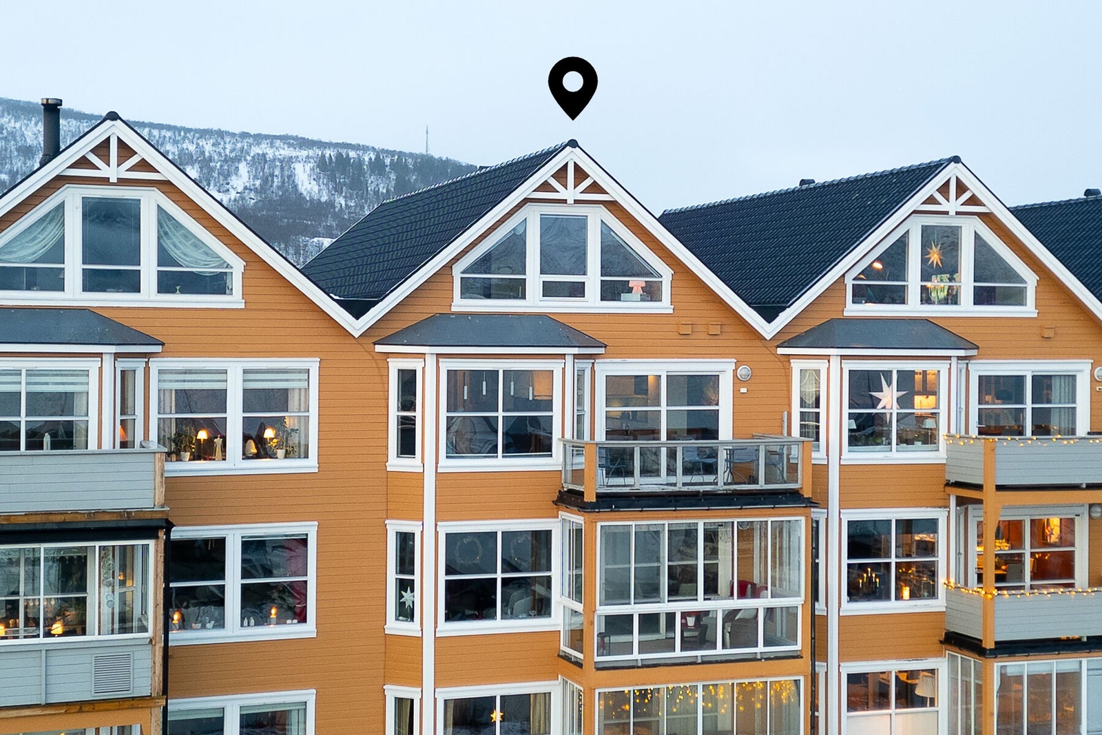 Leiligheten går over to plan, med beliggenhet i byggets 3. og 4. etasje. Galleribilde