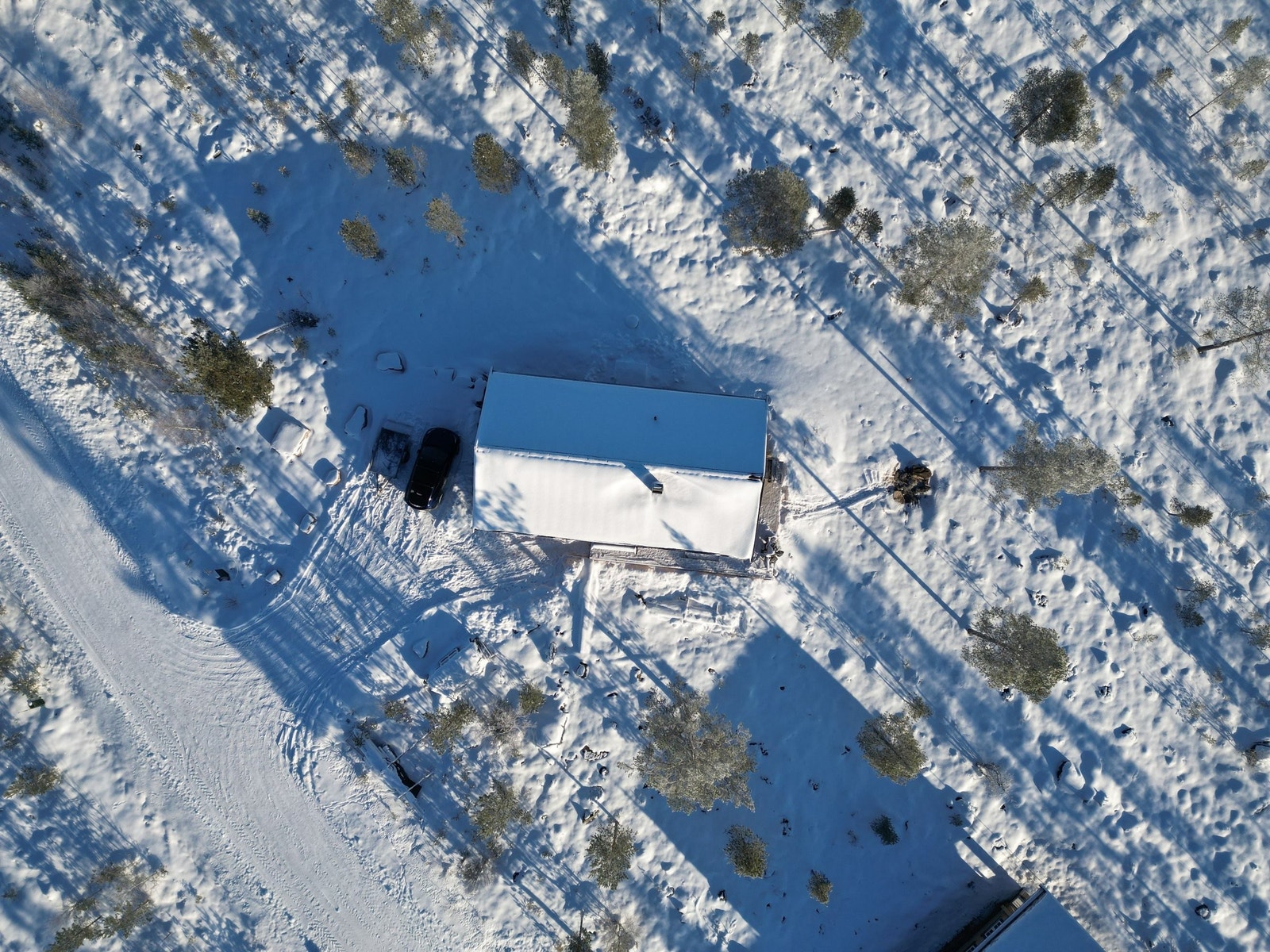 Her er det plass til å sette opp garasjen om man ønkser det. Galleribilde