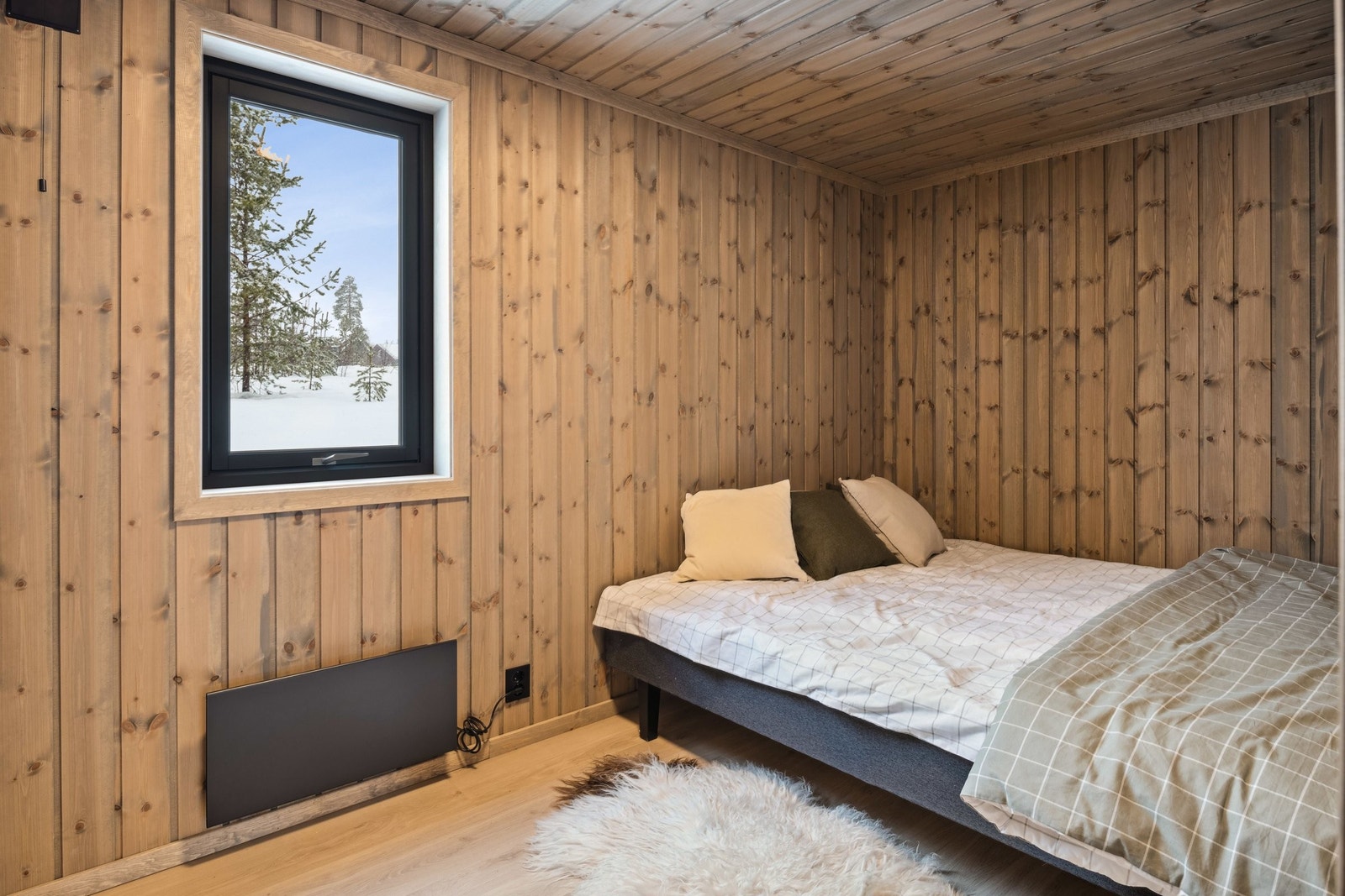 Soverom 2 med plass til dobbeltseng eller familiekøyeseng. Galleribilde