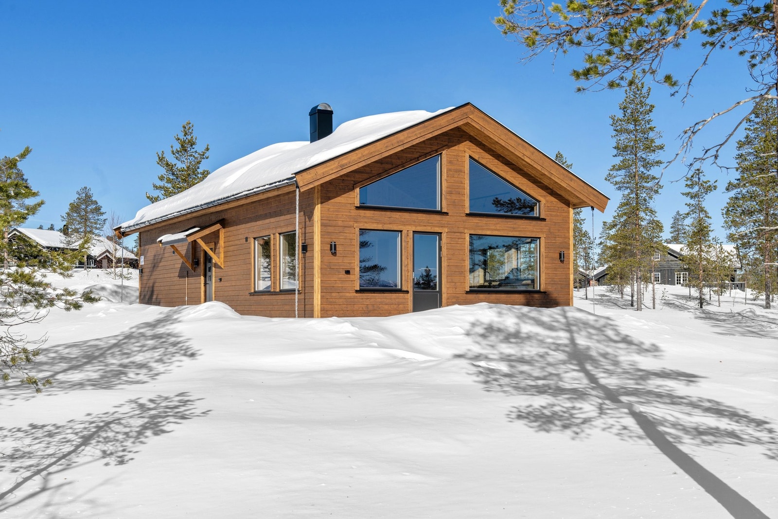 Drømmer du om en nyoppført og lekker kvalitetshytte på en stor tomt ? Velkommen til Trysil-Bjønnbekkmora 129! Galleribilde