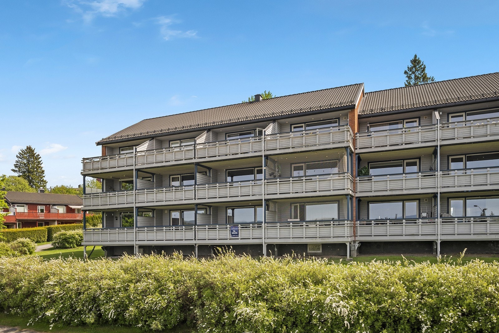 Borettslaget ligger i et godt etablert og rolig område på Eidanger - fint tilrettelagt for førstegangskjøpere, pendlere og enslige. Galleribilde