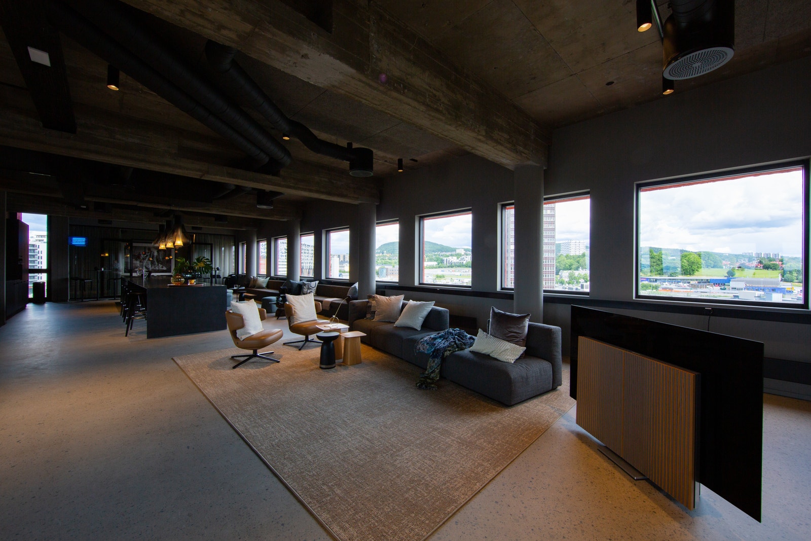 Høy kontorstandard med industrielt preg og svært god lysinnslipp Galleribilde