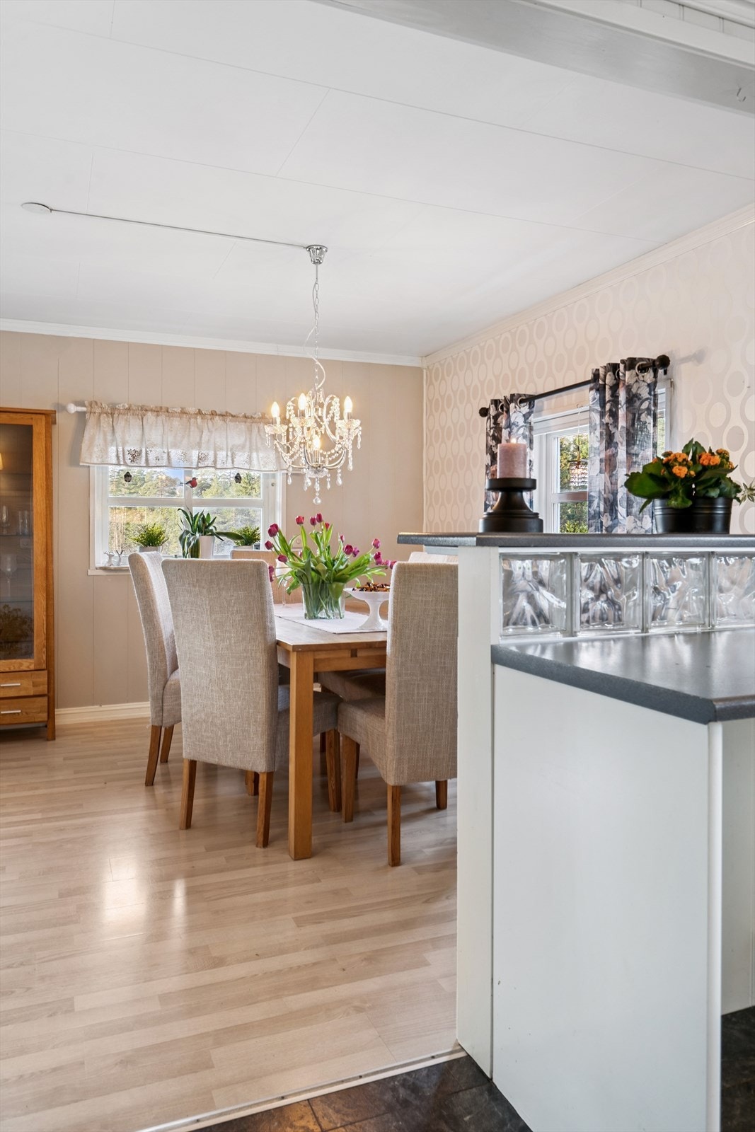 Man kan flytte rett inn, også kan man heller gjøre litt etter hvert om man har et ønske dette. Galleribilde