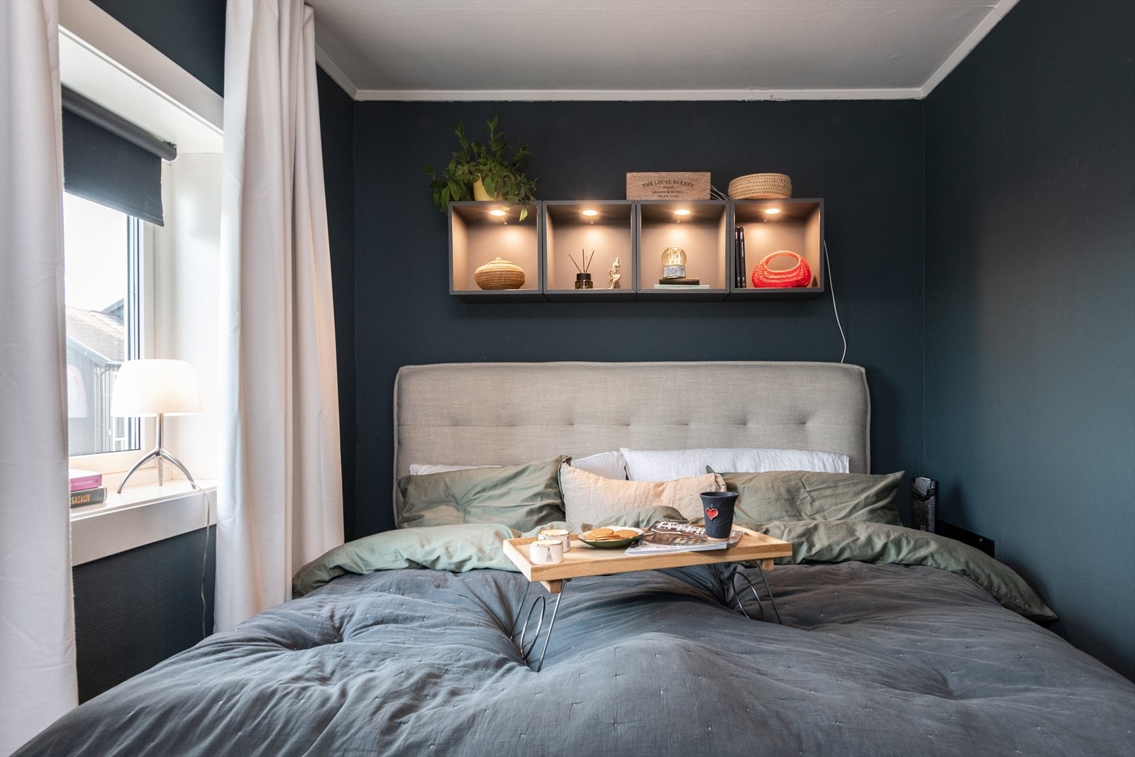 Dette rommet brukes idag som hovedsoverom og har utgang til egen balkong med super utsikt Galleribilde