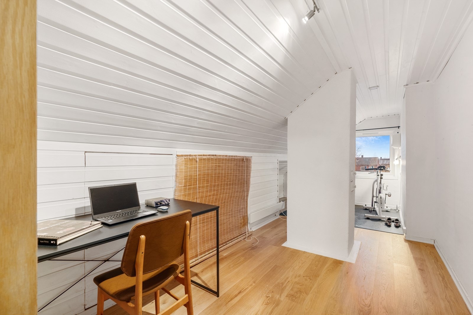 Bod på loft. NB! Ikke godkjent for innredning. Galleribilde