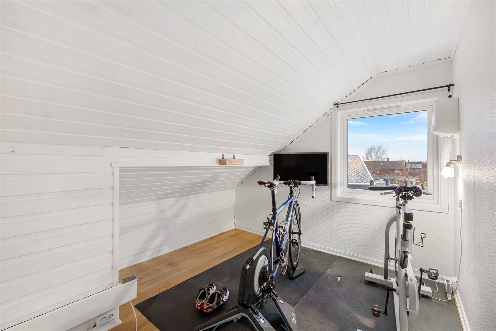 Bod på loft. NB! Ikke godkjent for innredning. Galleribilde