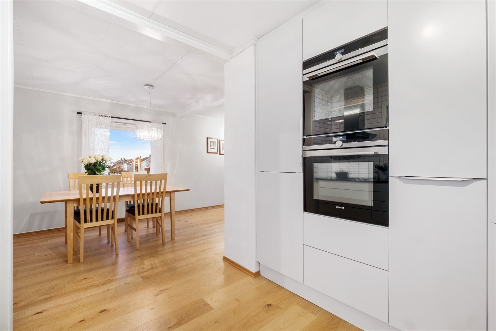 Alt i alt et svært funksjonelt og godt kjøkken som innbyr til herlige smaksopplevelser. Galleribilde